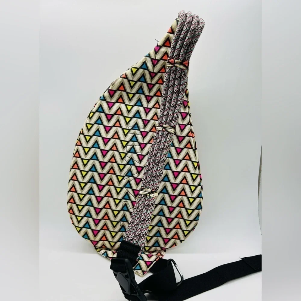 KAVU COLORFUL GEOMETRIC PATTERN SLINGBACK BAG GREAT CONDITION
